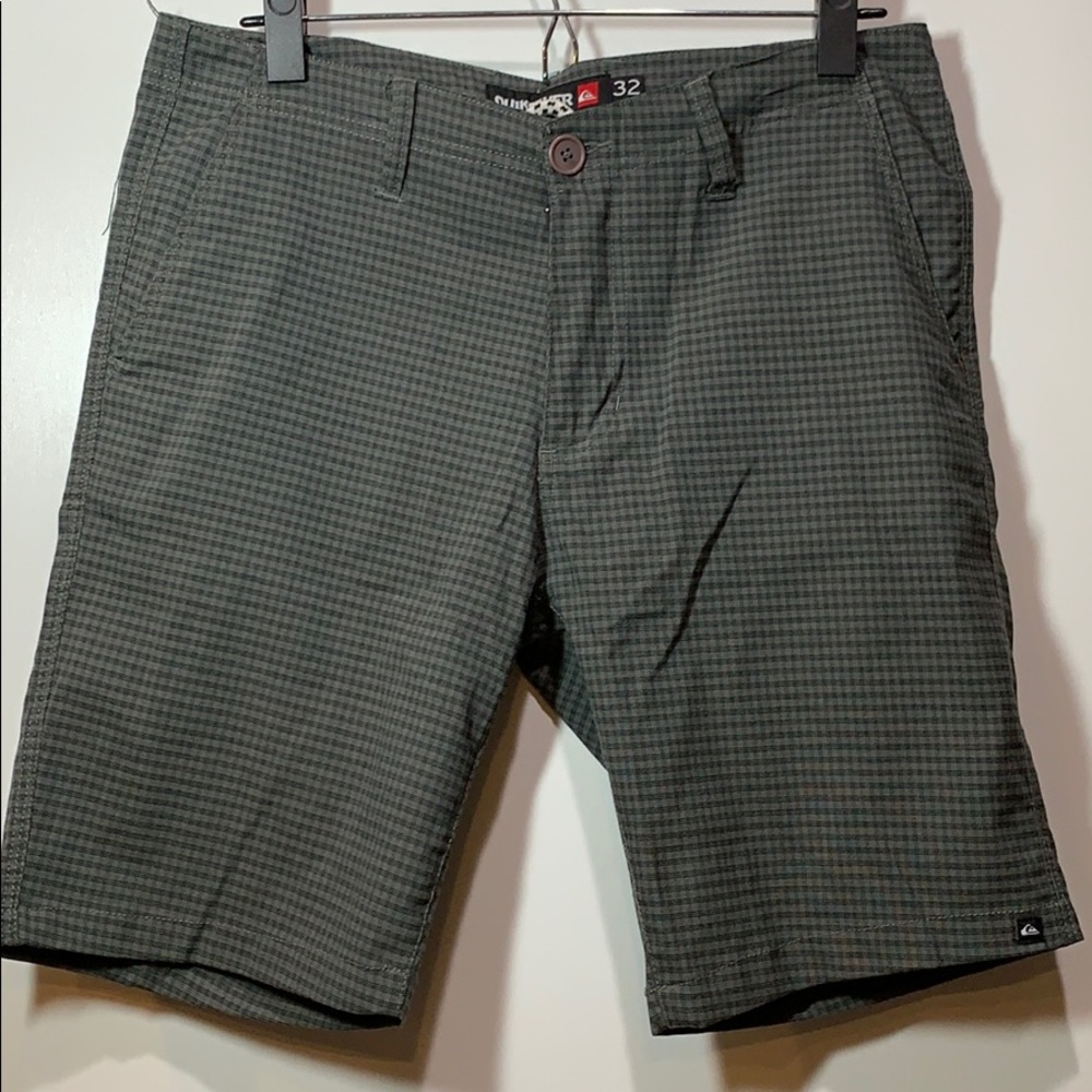 Quiksilver Men’s Gray Plaid Shorts 32